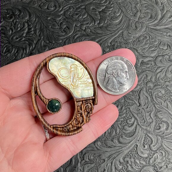 Mother of Pearl Woolly Mammoths Pendant Cabochon Or Mini Art - Picture 5 of 7